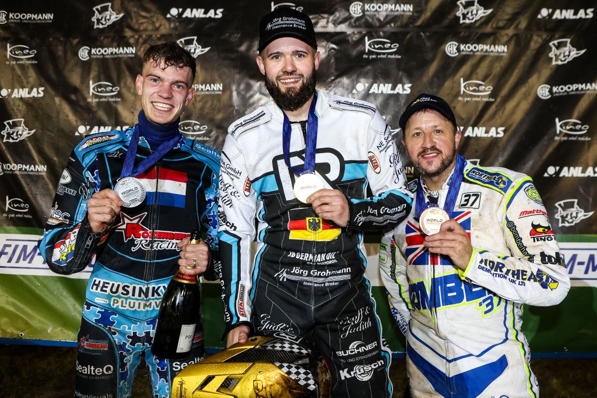 Erik Riss claims third FIM Long Track world title at Marmande