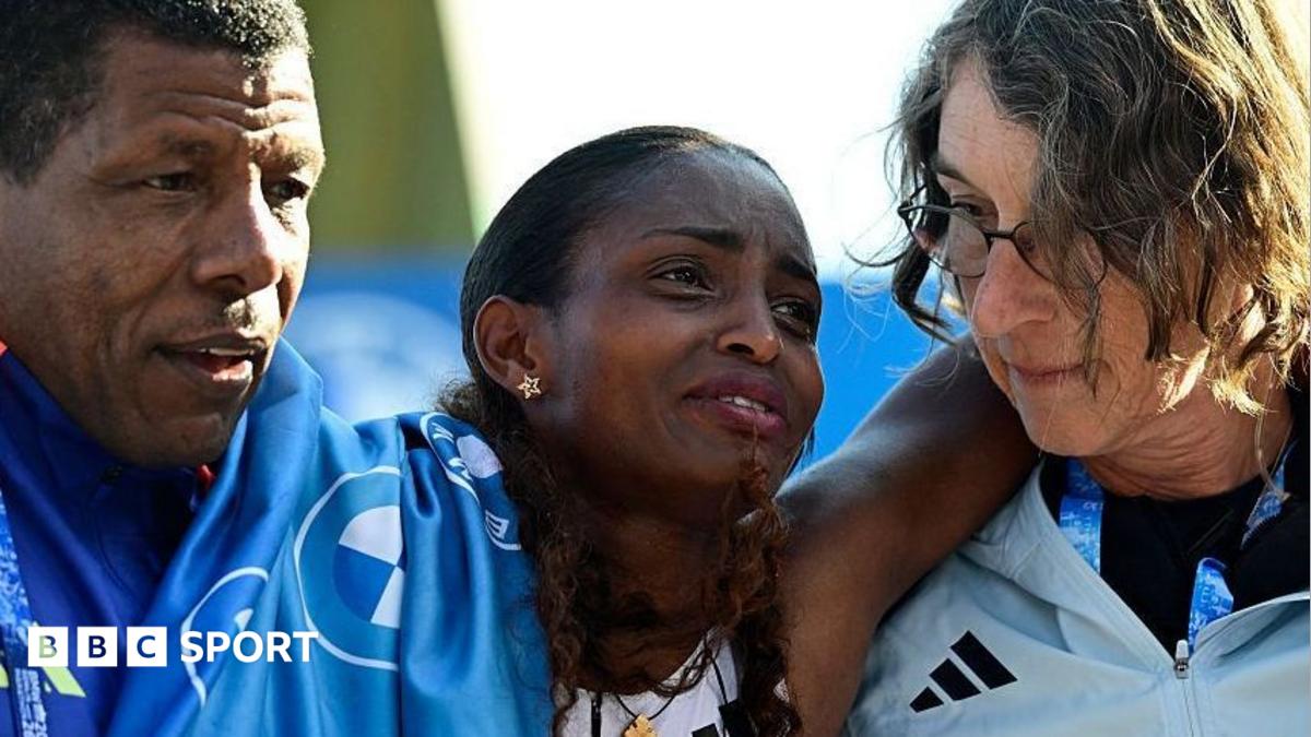 Berlin Marathon: Tigst Assefa wins but injury halts world record time