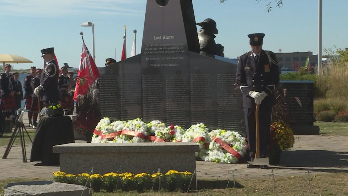 Ceremonies held across Canada to honour fallen first responders