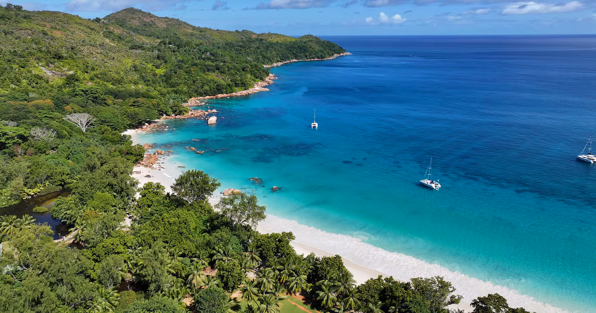Shooting leaves 4 dead in Caribbean nation known for luxury tourism, police say