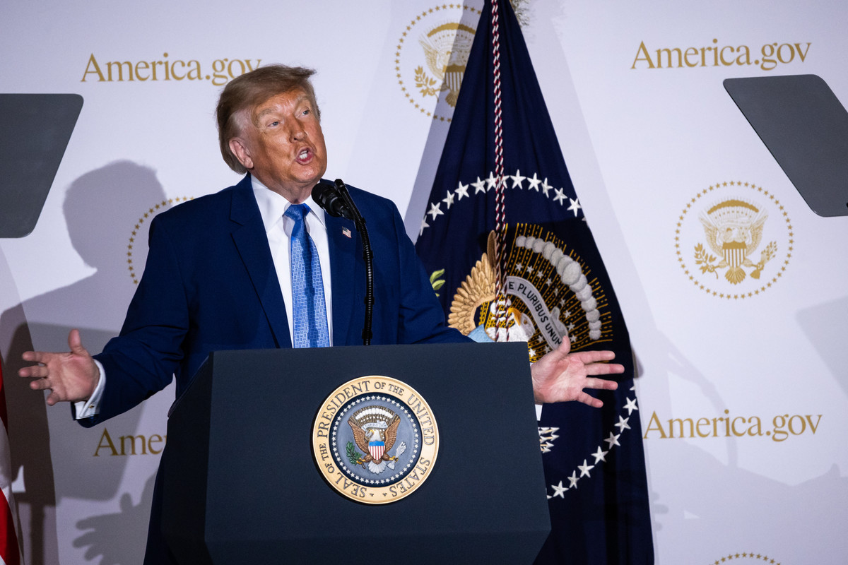 Ahead of meeting with AI executives, Trump says he won’t stifle AI growth