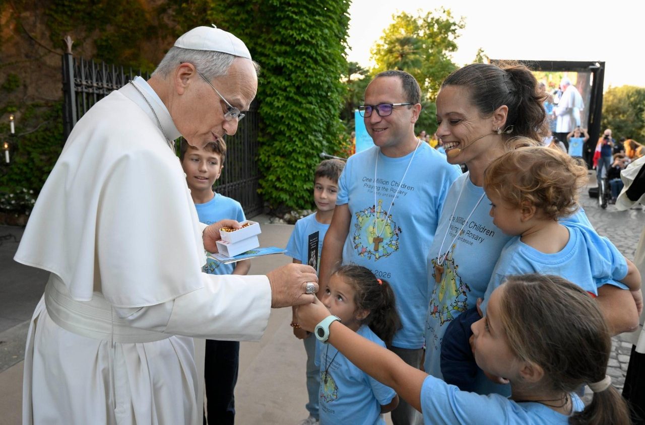 A rosary in the Vatican for ‘peace for all the children in the world'