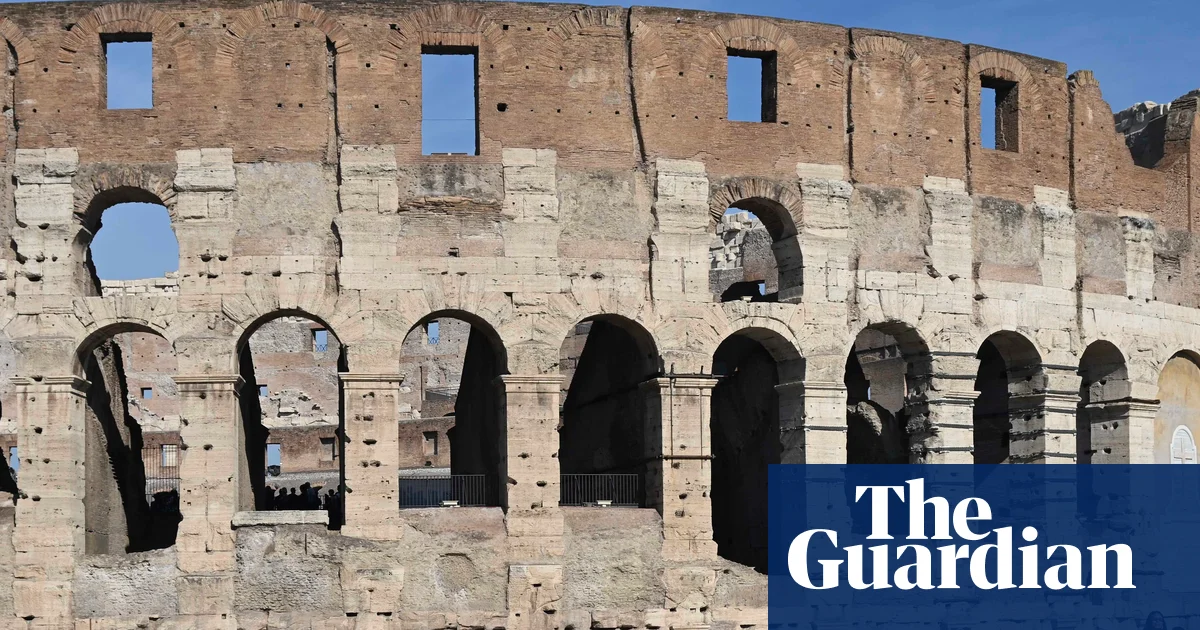 ‘I have to dodge them all the time’: Rome locals incensed by rise in golf cart tours