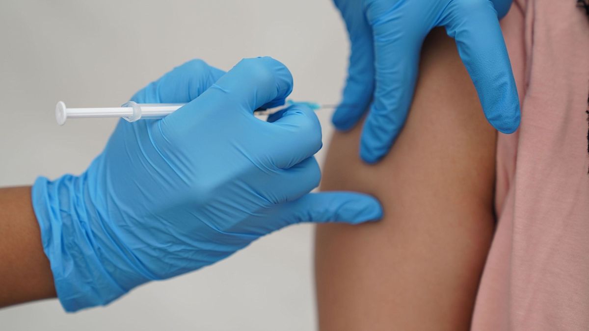 Elderly and vulnerable urged to get free vaccines