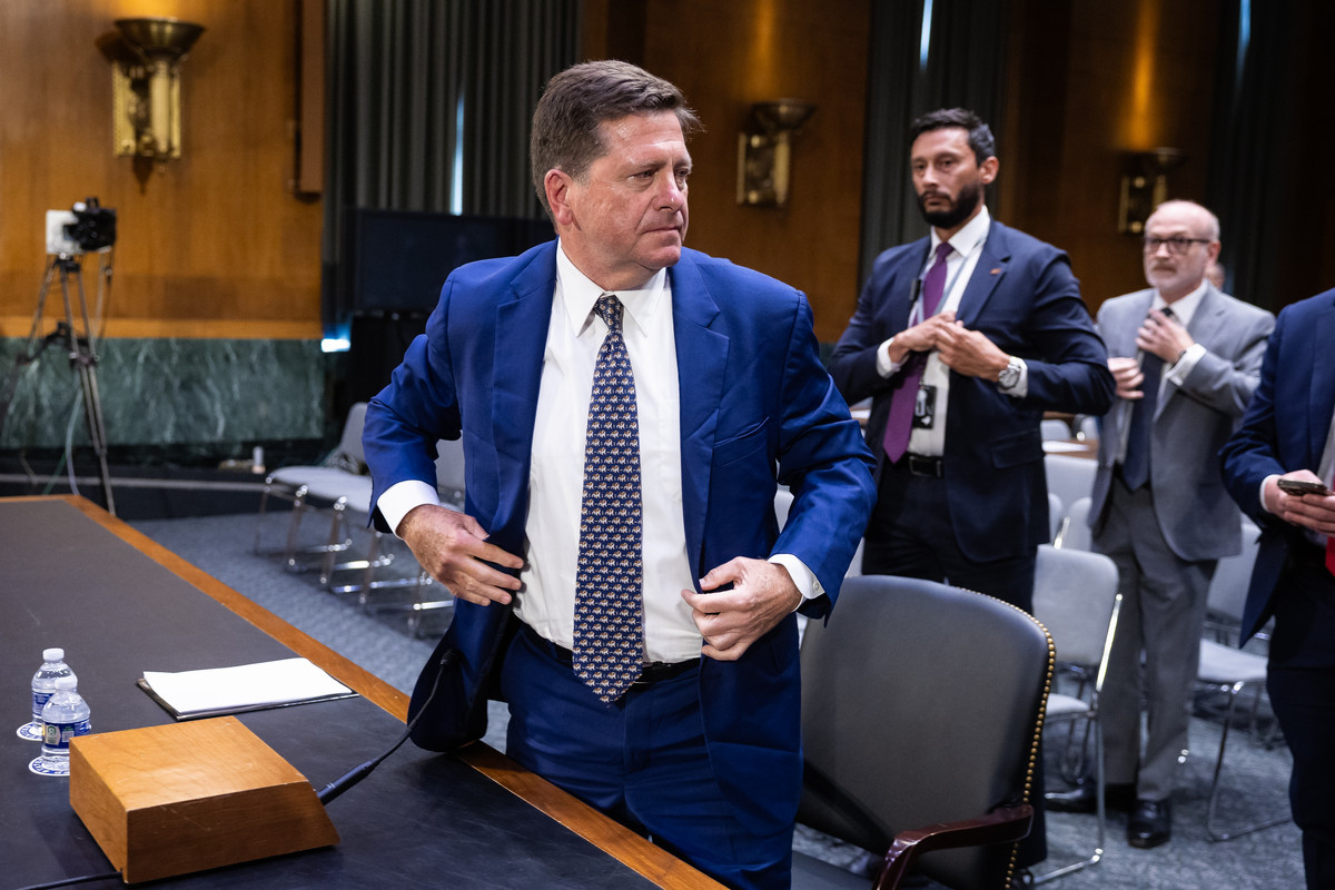 Trump’s gives spy chief new title: AI czar