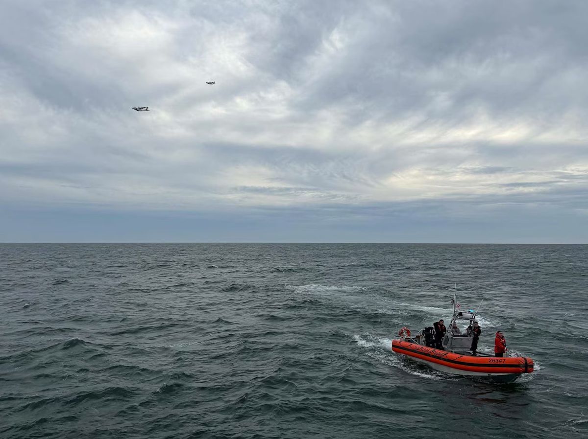 U.S. Coast Guard suspends search for missing Ontario air ambulance