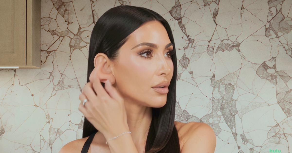 The Kardashians Use Artificial Intelligence to Make a Weird Sketch