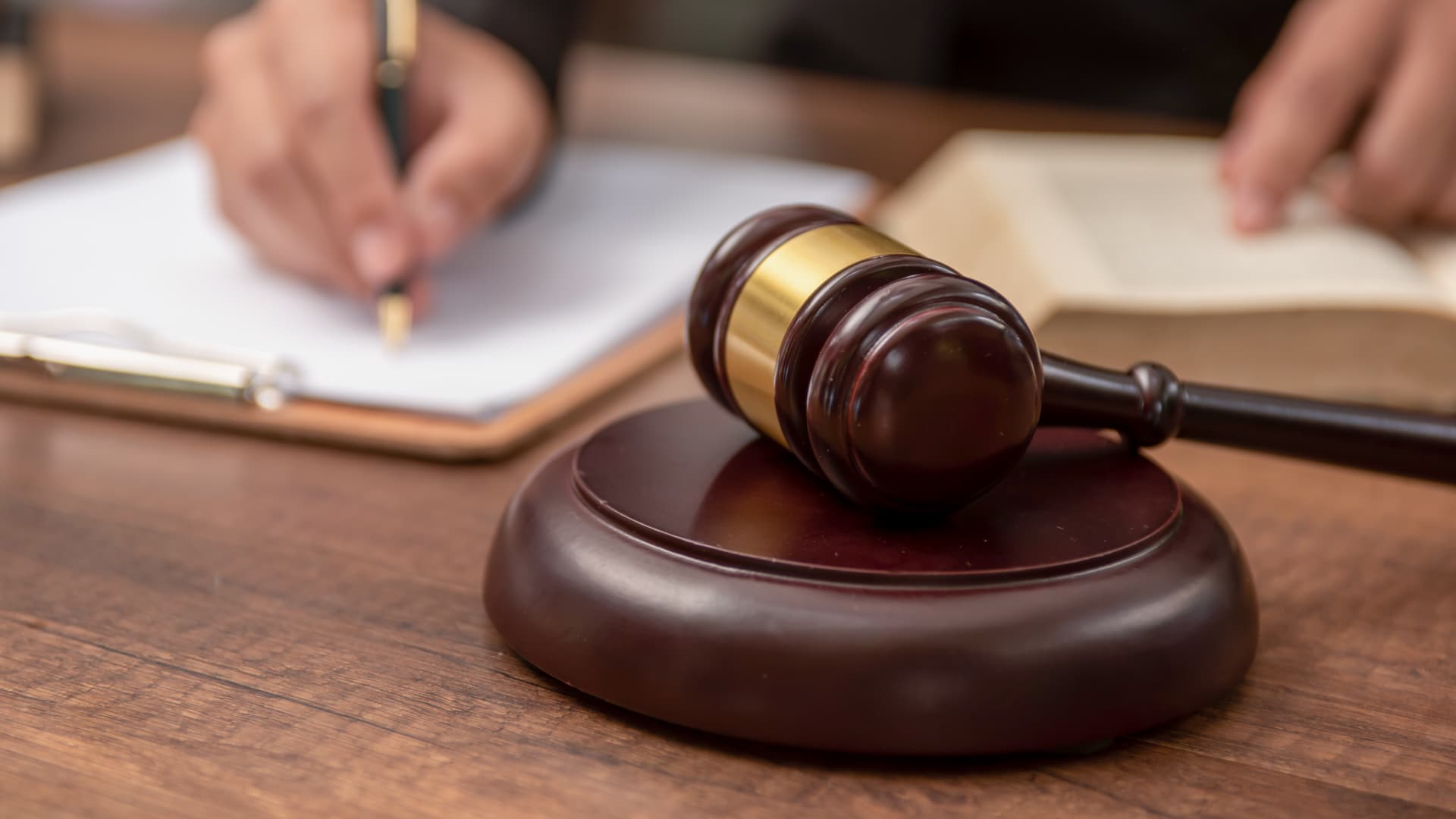 AI is changing how lawyers work