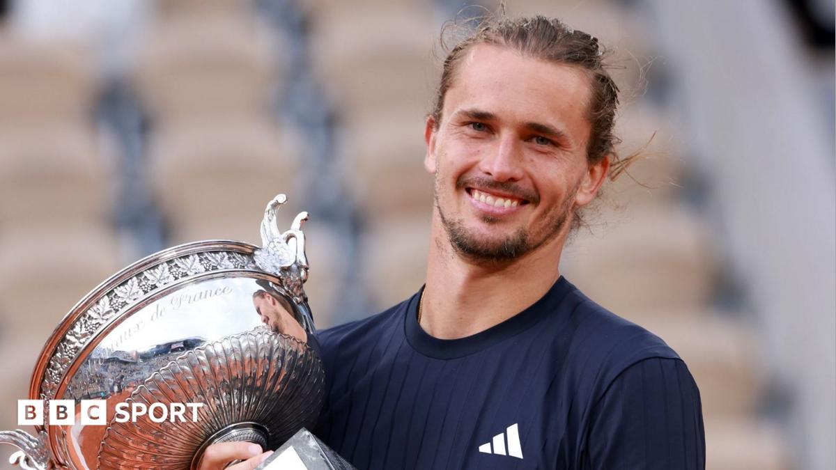 Alexander Zverev to end year as world number one after Carlos Alcaraz loses