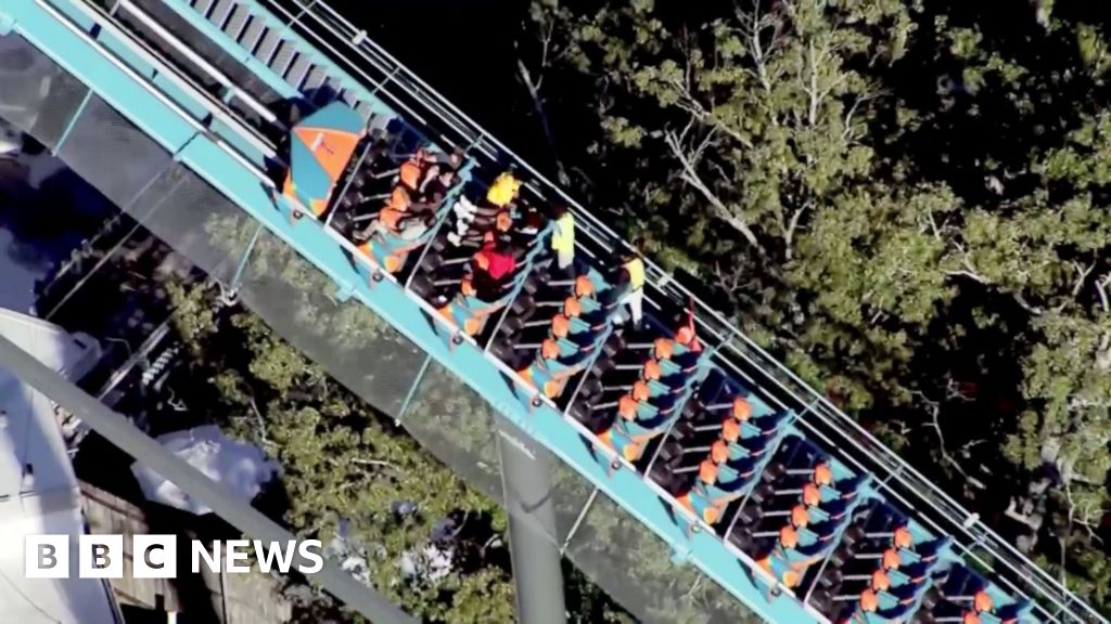 One dead, several others hurt on Six Flags roller coaster in Georgia