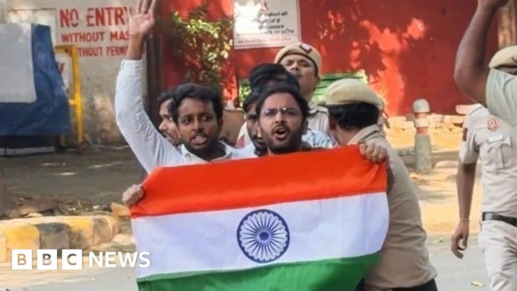 CJP: India 'cockroach' leaders detained after entering barricaded protest site