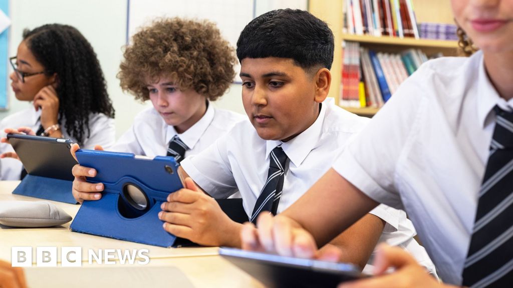 Cut screen time in classrooms to avoid long