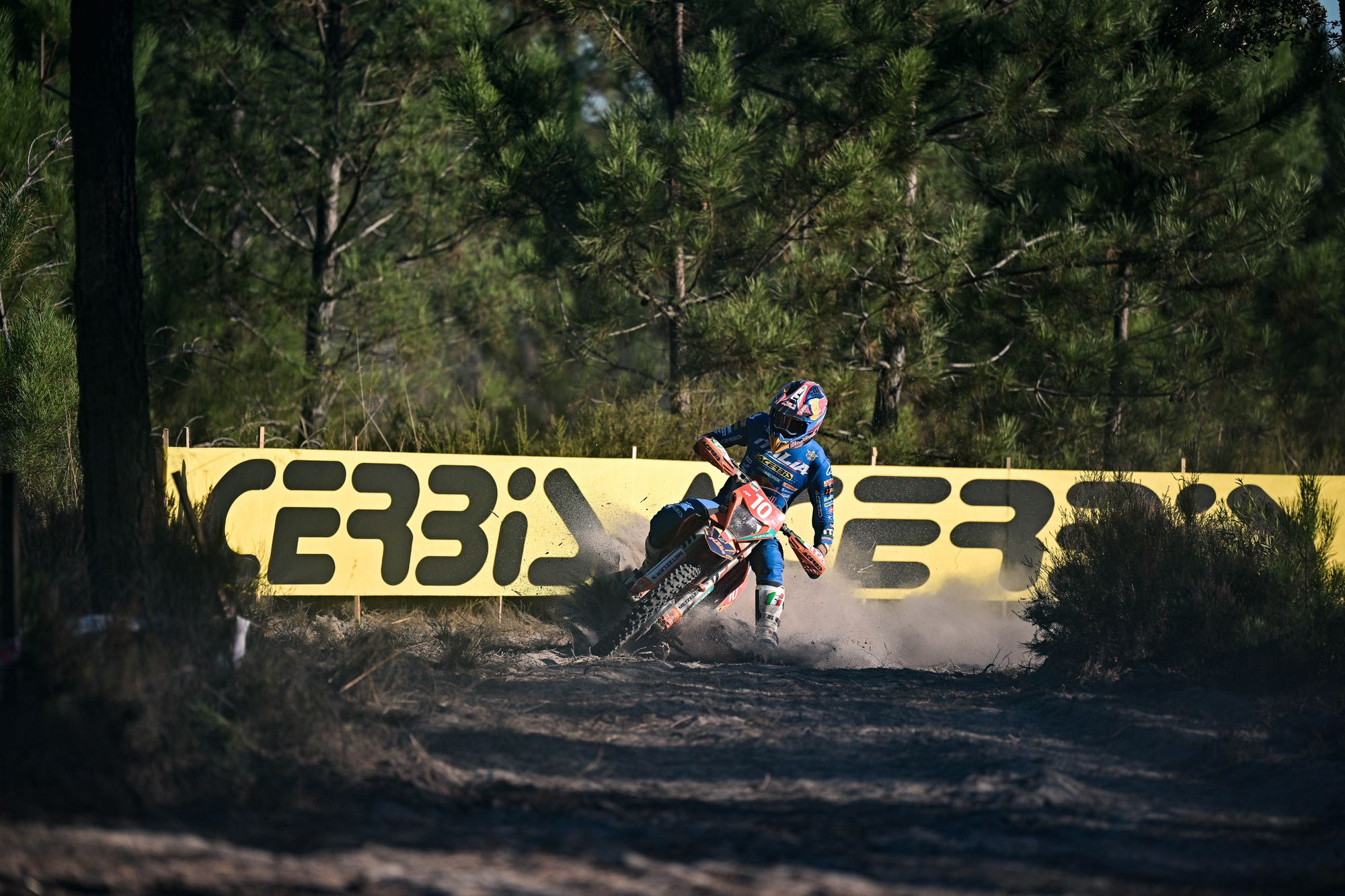 Demanding day three sees competitors reach the midway point in 6DAYS® Portugal