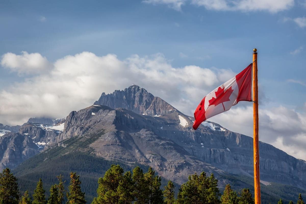 Canada invites 2,500 CEC candidates to apply for permanent residence